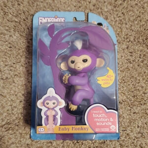 Fingerlings Baby Monkey Mia Toy Interactive
